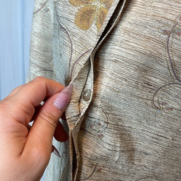 Chicos Design Vintage Enmbroidered 100% Silk Button Down Shirt Size XS/4 - Picture 3 of 6